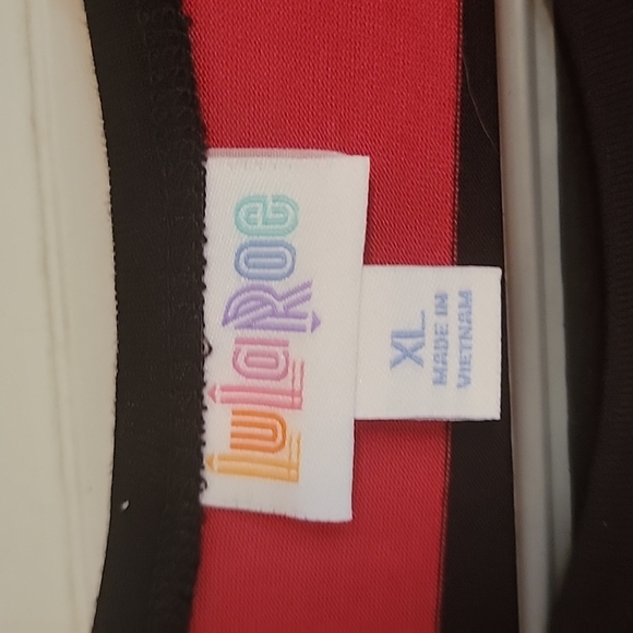 Lularoe Randy top - Picture 2 of 3